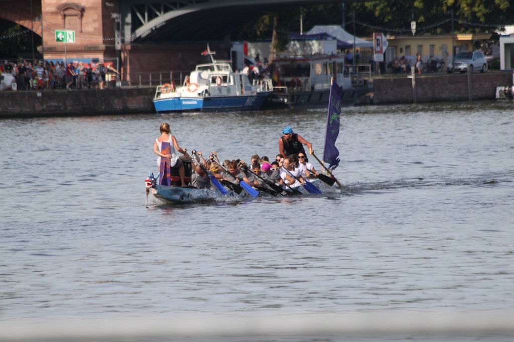 IMG_4147.JPG -  Dragon boat  race on the  Main  river at the  Museumsuferfest  in  Frankfurt 