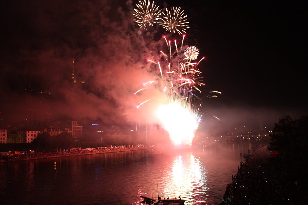 IMG_4428.JPG - Closing fireworks at the  Museumsuferfest  in  Frankfurt 