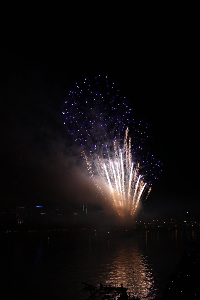 IMG_4434.JPG - Closing fireworks at the  Museumsuferfest  in  Frankfurt 