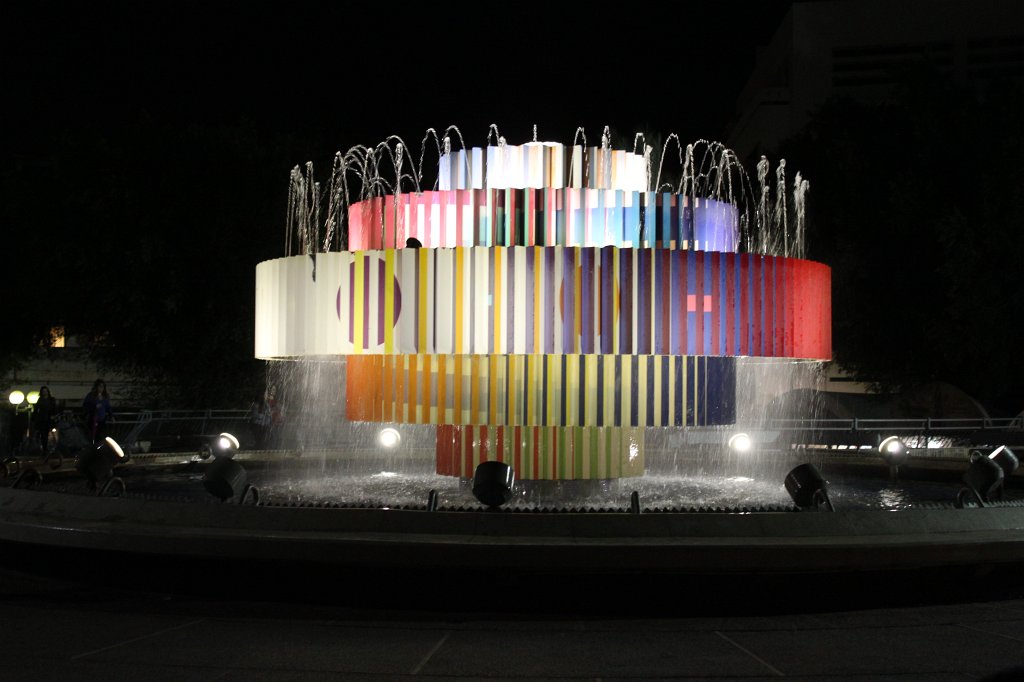 IMG_5535.JPG - Fire and Water Fountain at Dizengoff Square