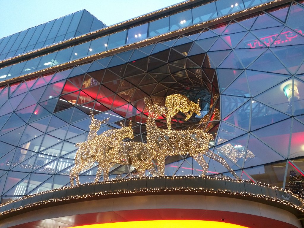 IMG_20151212_155638.jpg - Frankfurt MyZeil Christmas decoration 2015