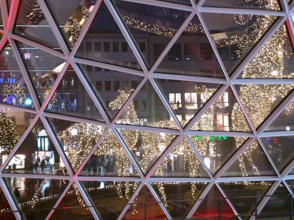 IMG_20151212_164723.jpg - Frankfurt MyZeil Christmas decoration 2015