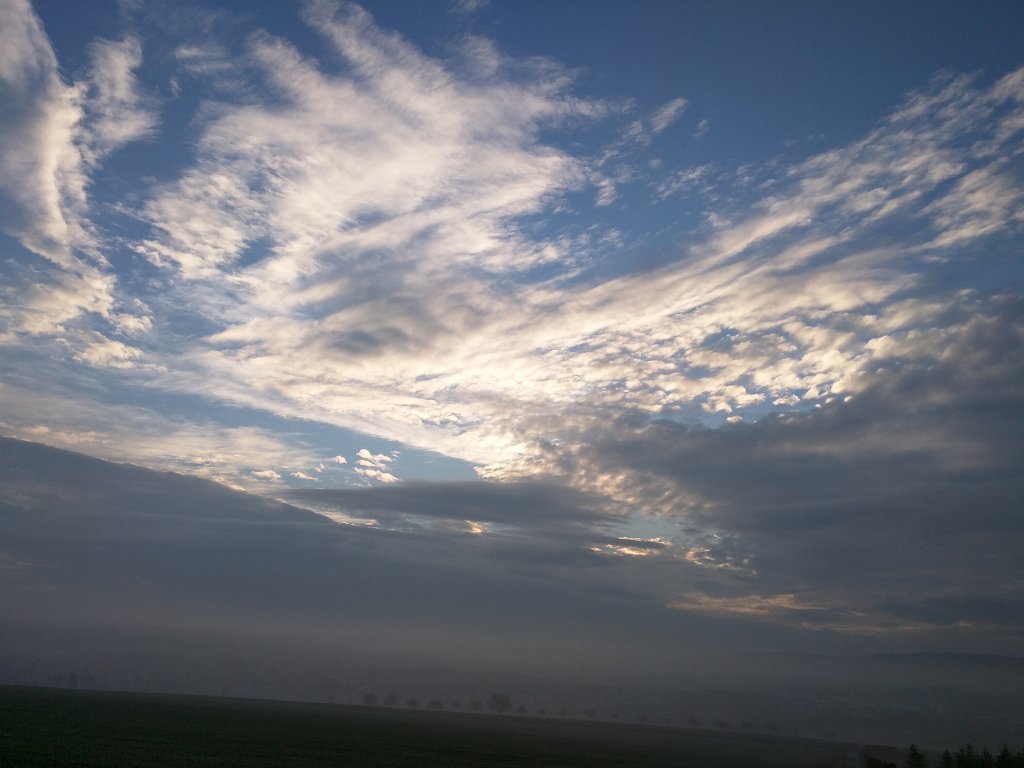 IMG_20151215_090642.jpg - Fog, clouds and blue sky