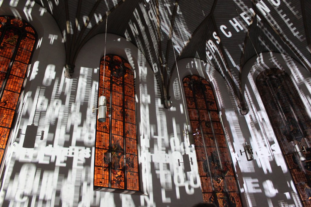 IMG_7996.JPG - Frankfurt Luminale 2016 in the St. Katharinenkirche at the Hauptwache showing the typographical light projections of the artist duo Detlef Hartung and Georg Trenz