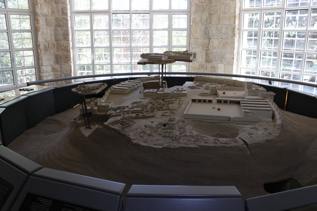 IMG_2940.JPG -  Tel Megiddo  model