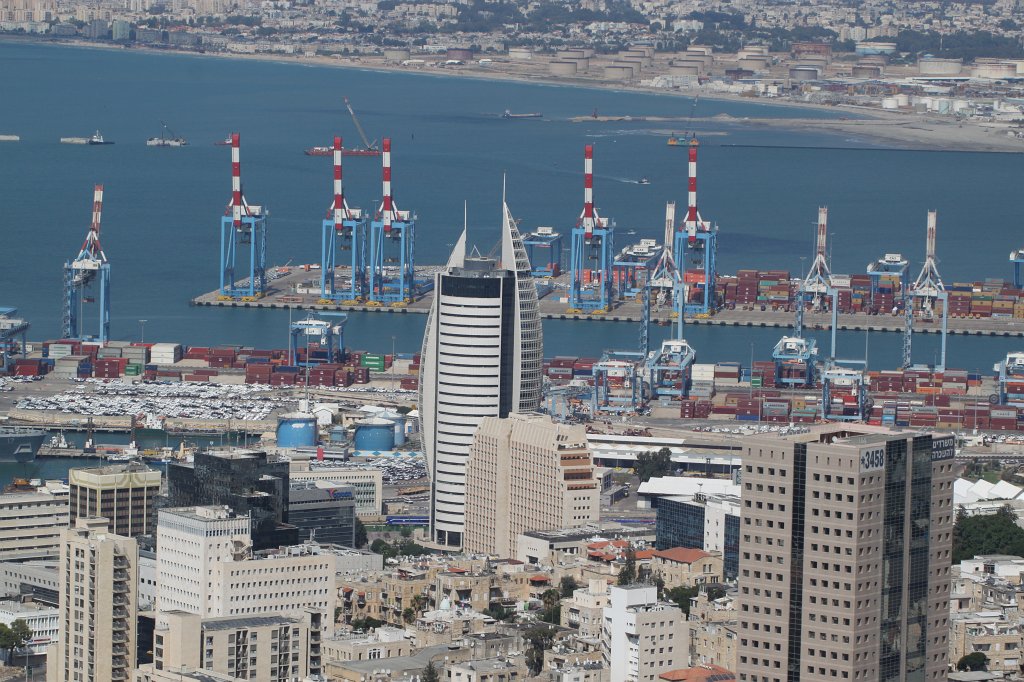 IMG_3114.JPG -  Haifa  seaport