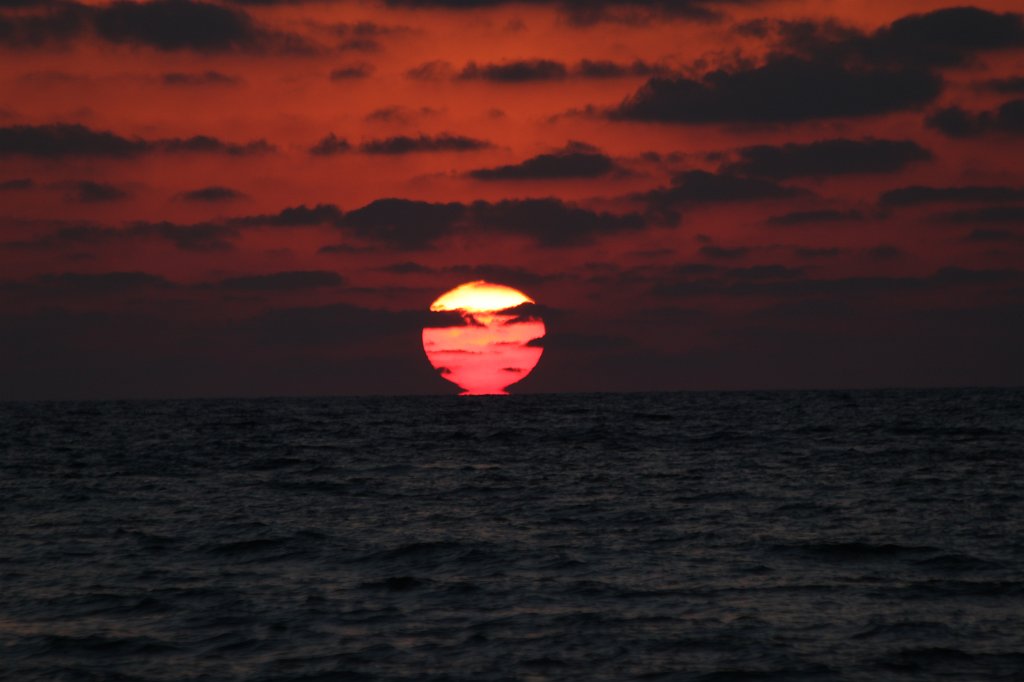 IMG_3185.JPG - Sunset at  Herzliya  beach