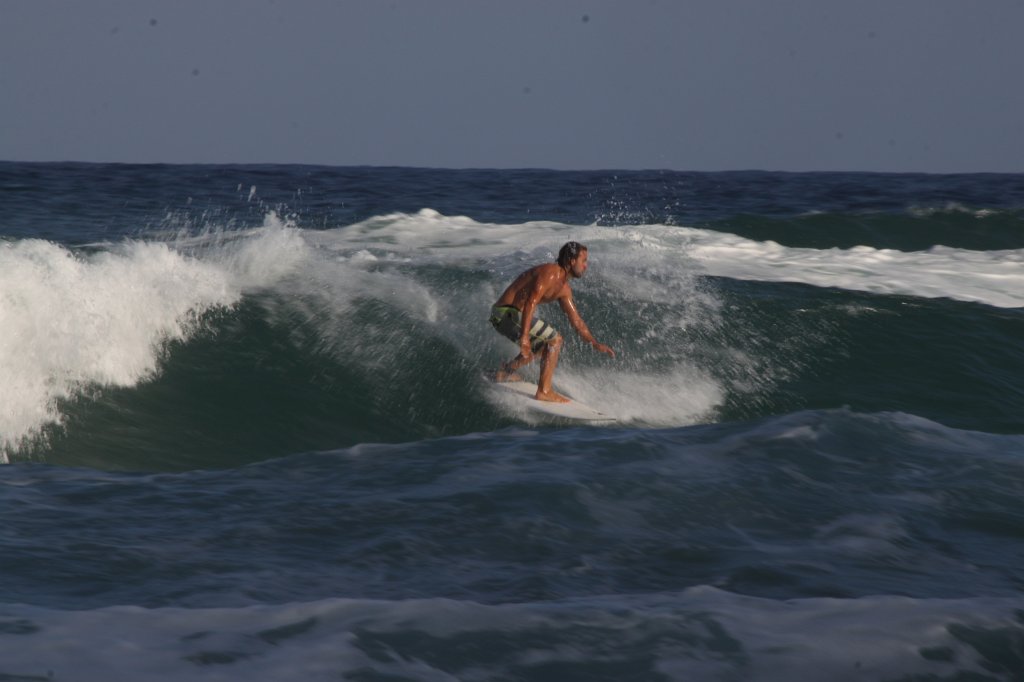 IMG_3257.JPG - Surfing at  Herzliya  beach