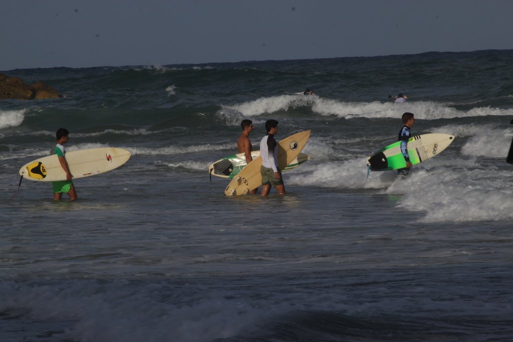 IMG_3333.JPG - Surfing at  Herzliya  beach