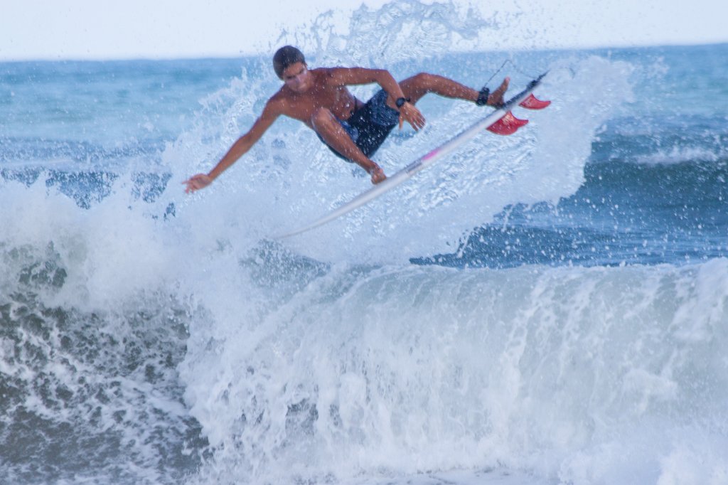 IMG_3357_c.jpg - Surfing at  Herzliya  beach