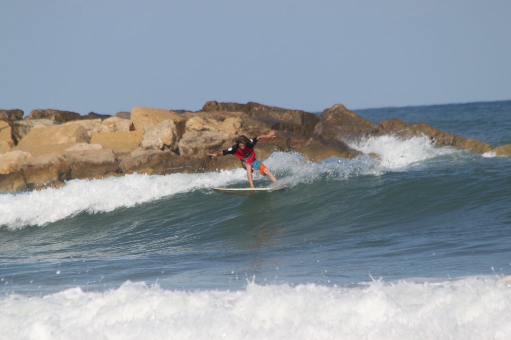 IMG_3417.JPG - Surfing at  Herzliya  beach