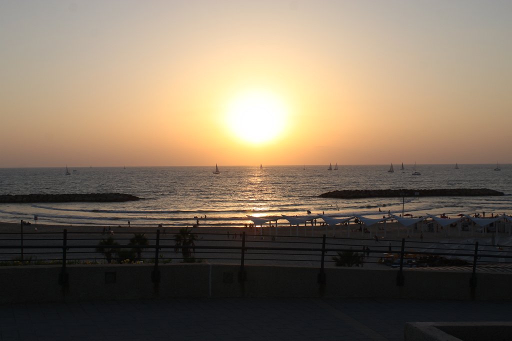 IMG_3506.JPG - Sunset at  Herzliya  beach