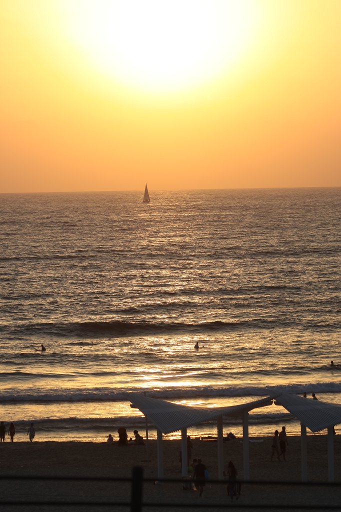IMG_3509.JPG - Sunset at  Herzliya  beach
