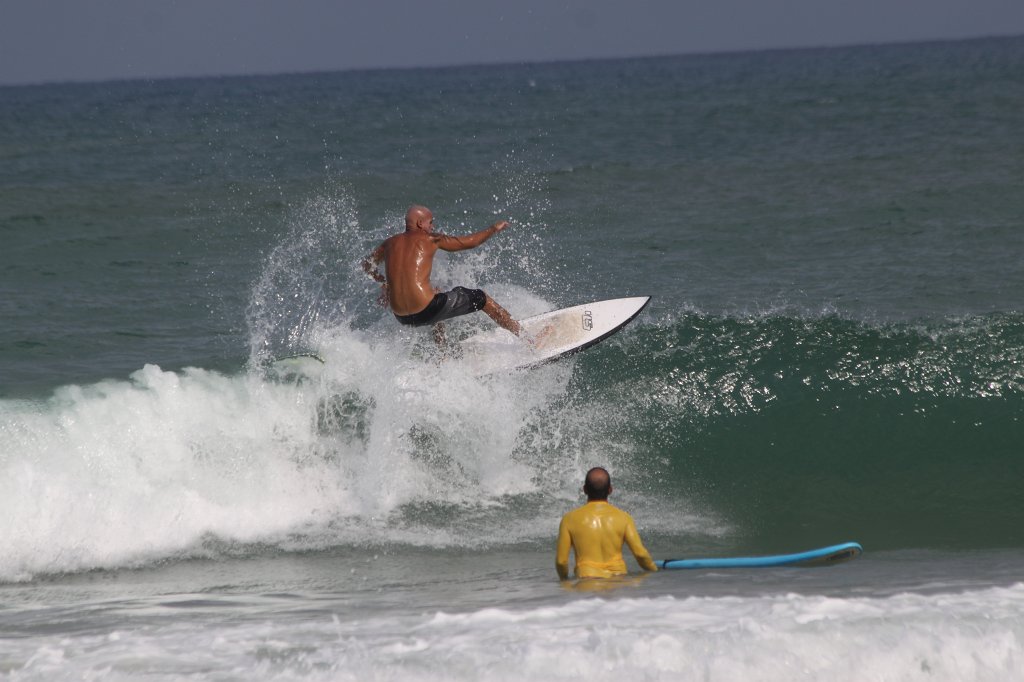 IMG_3599.JPG - Surfing at  Herzliya  beach