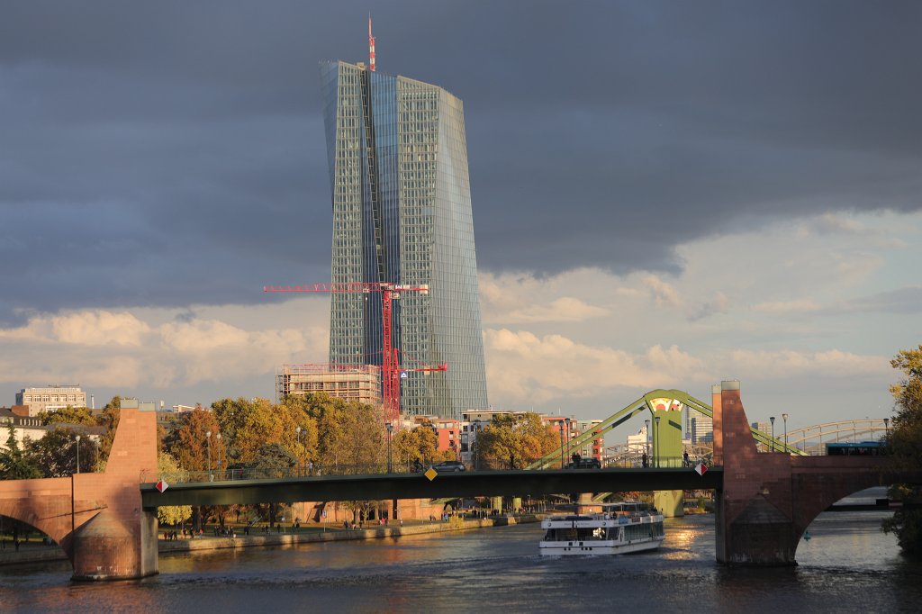 574A0389.JPG -  European Central Bank tower 