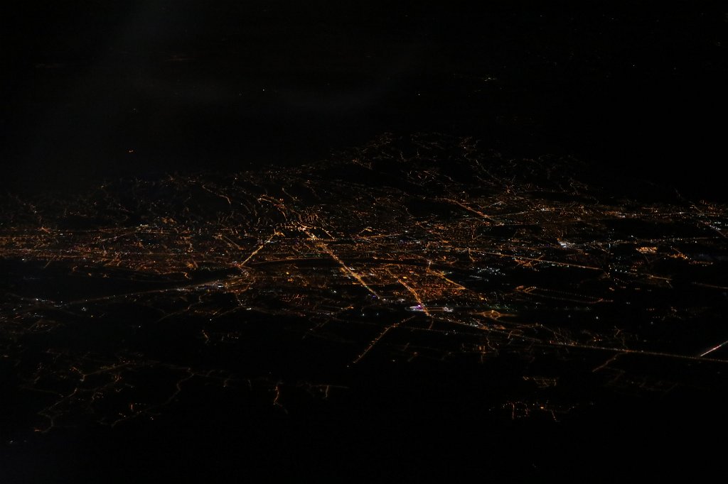 574A1038.JPG - Flying over Zagreb at night