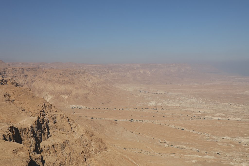574A1441.JPG -  Judaean desert  seen from  Masada 