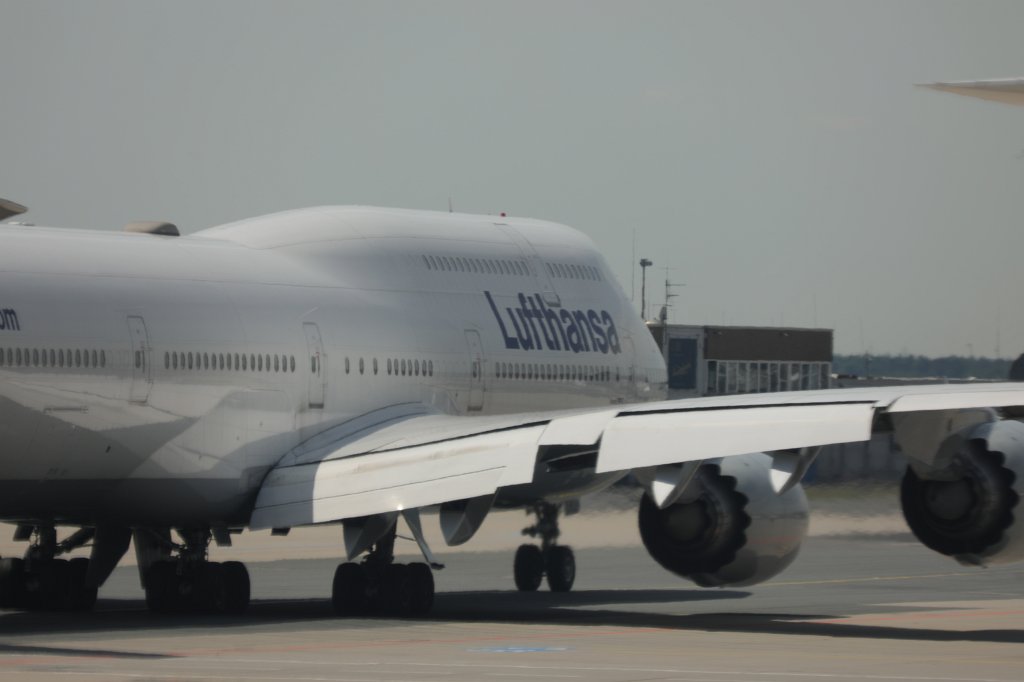 574A5720.JPG - Lufthansa Boeing 747 at Frankfurt Airport