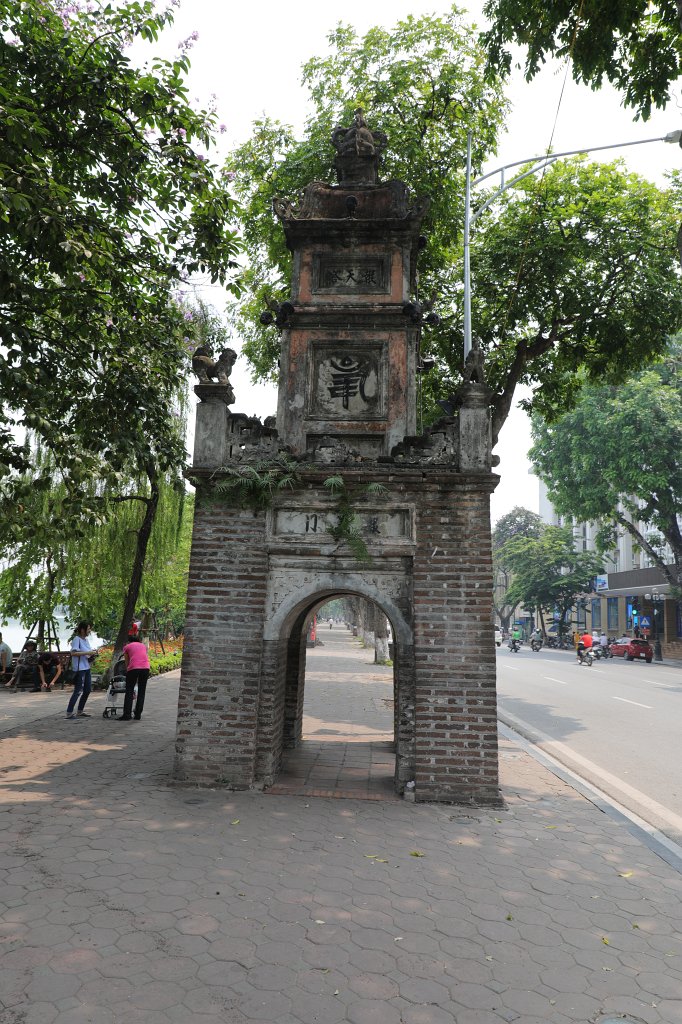 574A5765.JPG - Hoa phong tower. This is the last remaining of the Bao An Pagoda which covered the whole post office area.