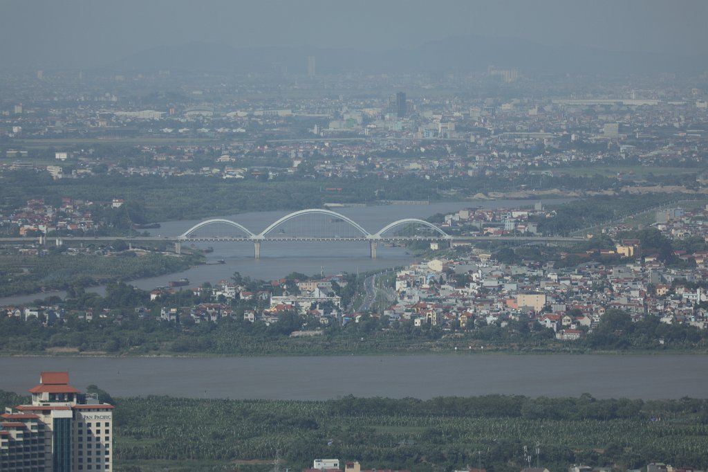 574A6847.JPG -  Hanoi  Dong Tru bridge seen from the  Lotte Center   observation deck 