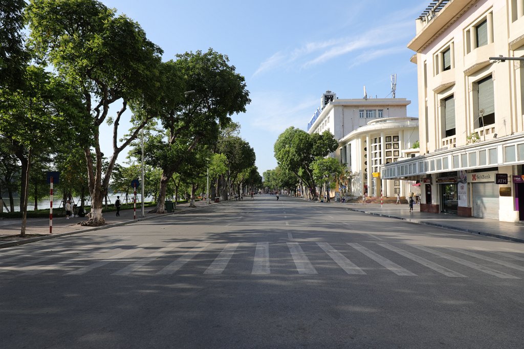 574A6904.JPG - Empty streets of  Hanoi 