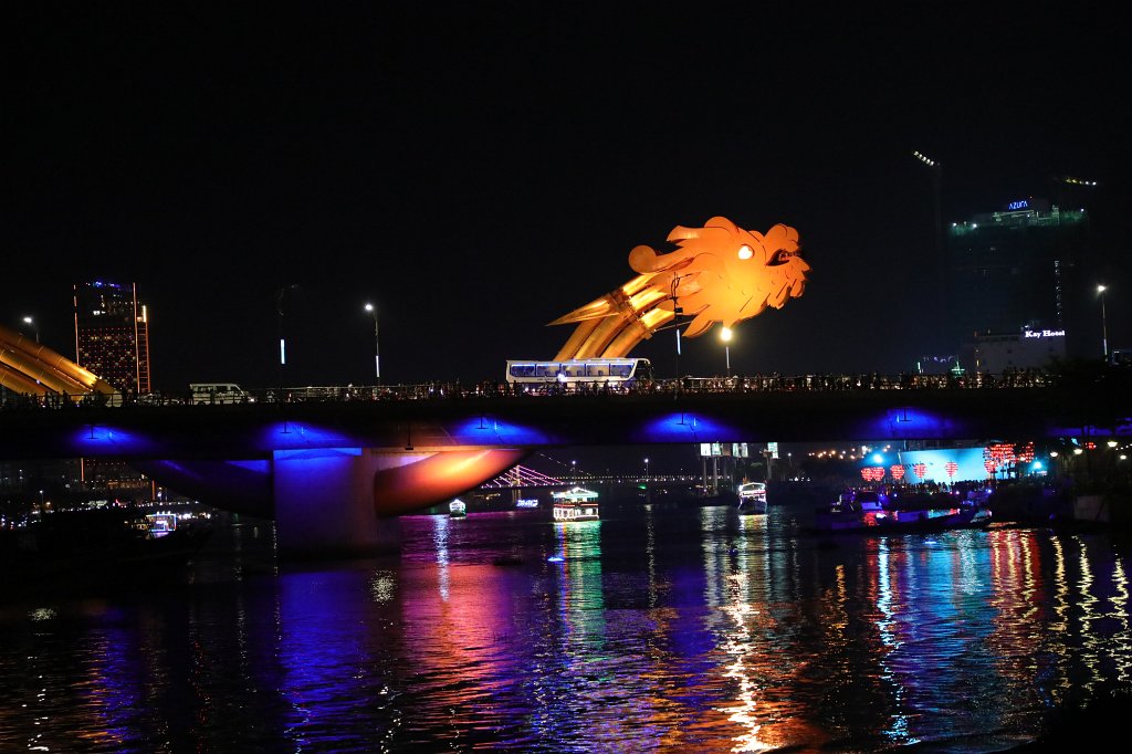 574A7988.JPG -  Dragon Bridge   Danang . Each Saturday and Sunday evening at 9PM the dragon "breathes" fire or water. In our case it was water but still a show.