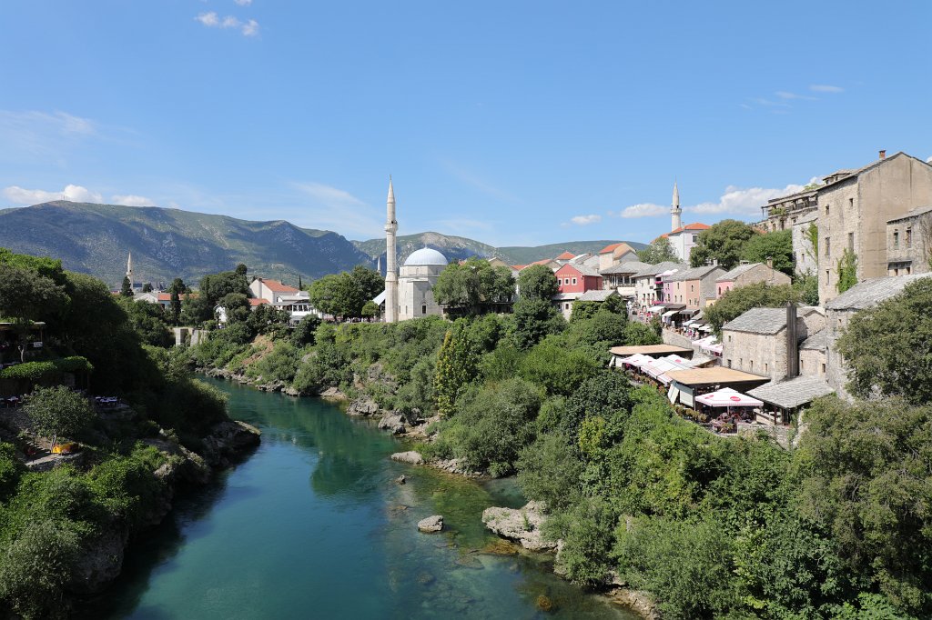 574B1889.JPG -  Neretva river  in  Mostar 