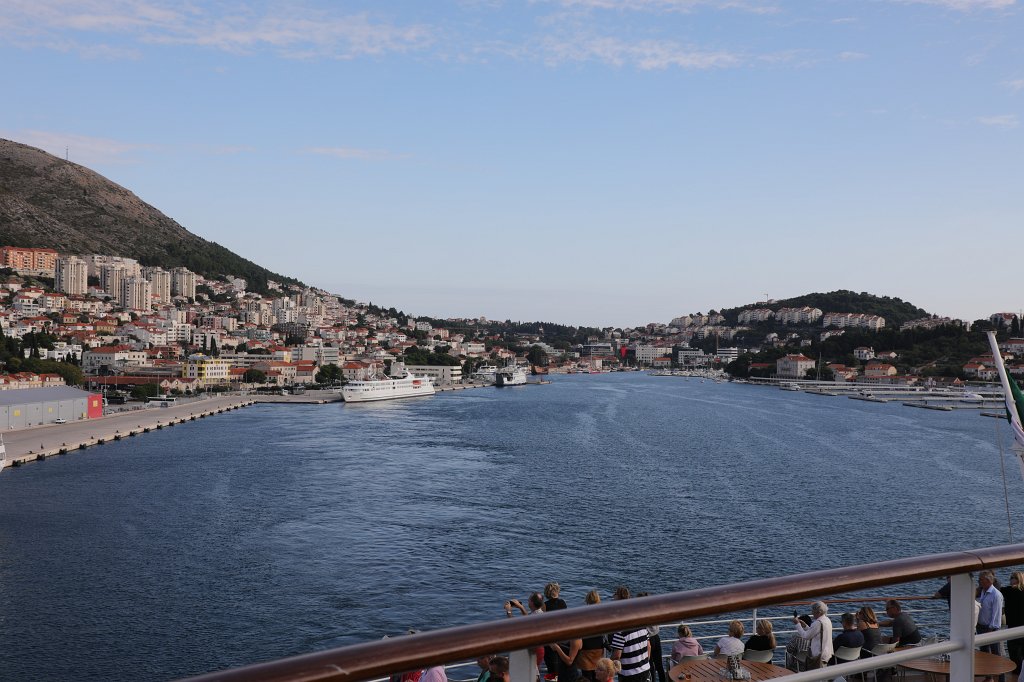 574B4146.JPG - Sailing away from  Dubrovnik 