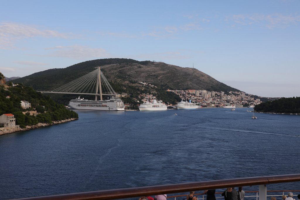 574B4154.JPG - Sailing away from  Dubrovnik 