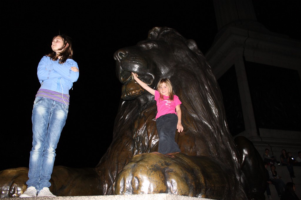 IMG_2465.JPG - Evelyn & Naomi on Trafalgar Square Lion  http://en.wikipedia.org/wiki/Trafalgar_Square 