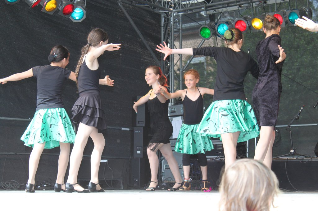 IMG_2981.JPG - TSC Grün Gelb auf der Taunusbühne während des Hessentages  http://de.wikipedia.org/wiki/Hessentag  in Oberursel  