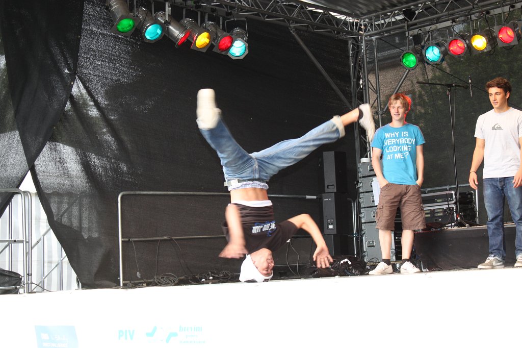 IMG_3095.JPG - TSC Grün Gelb auf der Taunusbühne während des Hessentages  http://de.wikipedia.org/wiki/Hessentag  in Oberursel  