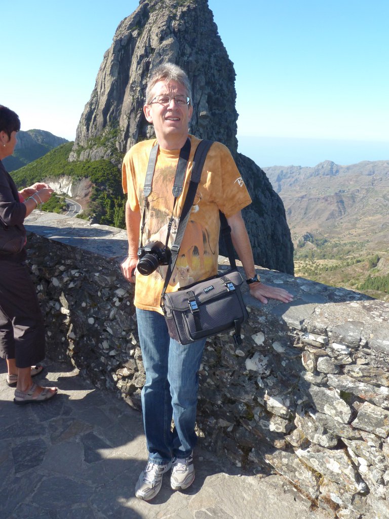 P1040246.JPG - Roland at Roque de Agando  http://en.wikipedia.org/wiki/Roque_de_Agando 