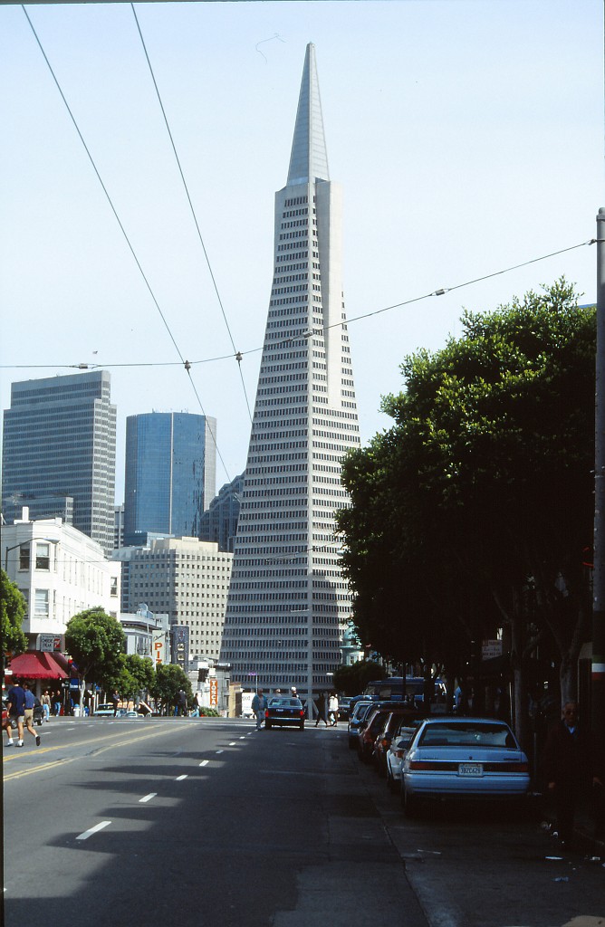 IMG_0120.jpg - Transamerica Pyramid  http://en.wikipedia.org/wiki/Transamerica_Pyramid 