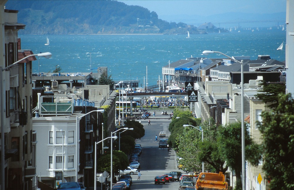 IMG_0123.jpg - Fisherman's Warf  http://en.wikipedia.org/wiki/Fisherman%27s_Wharf,_San_Francisco  and San Francisco Bay