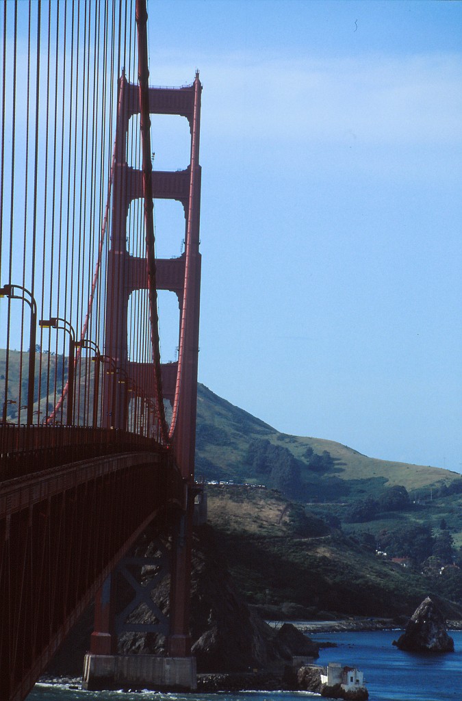 IMG_0126.jpg - Golden Gate Bridge  http://en.wikipedia.org/wiki/Golden_Gate_Bridge 