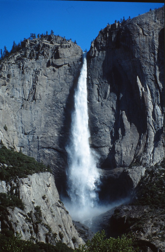 IMG_0132.jpg - Yosemite Falls  http://en.wikipedia.org/wiki/Yosemite_Falls 