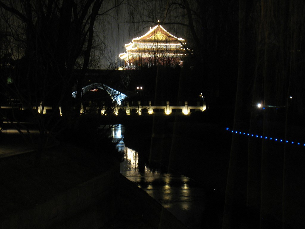 IMG_4923.JPG - Tiananmen Gate  http://en.wikipedia.org/wiki/Tiananmen_gate 