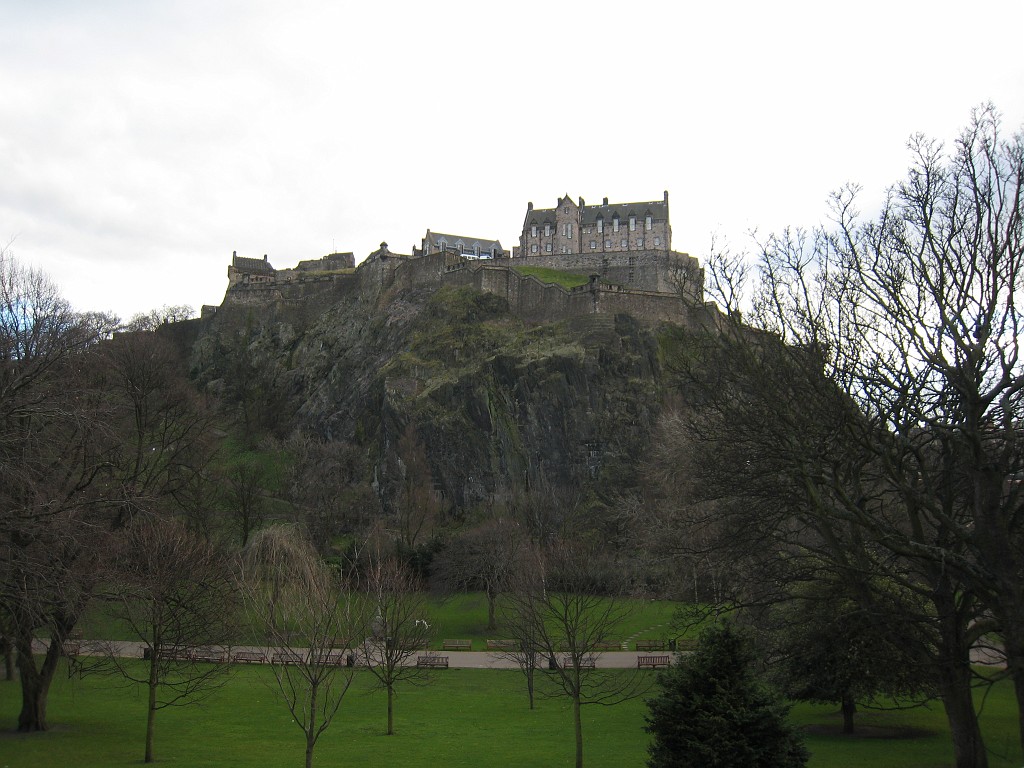 IMG_5034.JPG - Edinburgh Castle  http://en.wikipedia.org/wiki/Edinburgh_Castle 