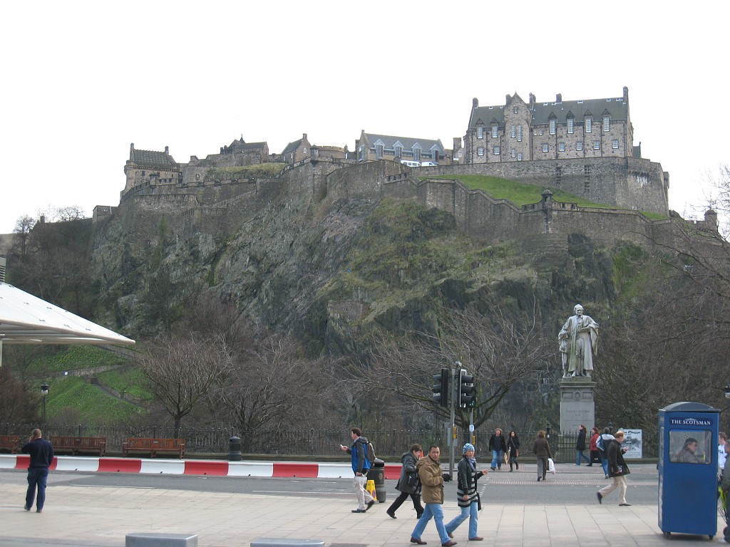 IMG_5039.JPG - Edinburgh Castle  http://en.wikipedia.org/wiki/Edinburgh_Castle 