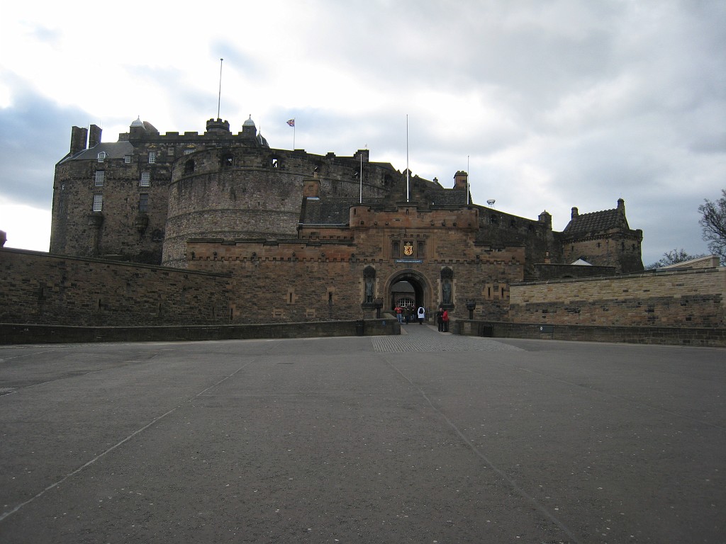 IMG_5134.JPG - Edinburgh Castle  http://en.wikipedia.org/wiki/Edinburgh_Castle 