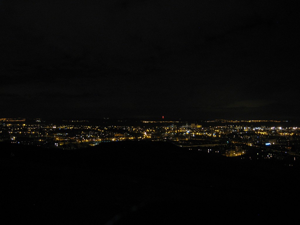 IMG_5238.JPG - Edinburgh  http://en.wikipedia.org/wiki/Edinburgh  new city at night