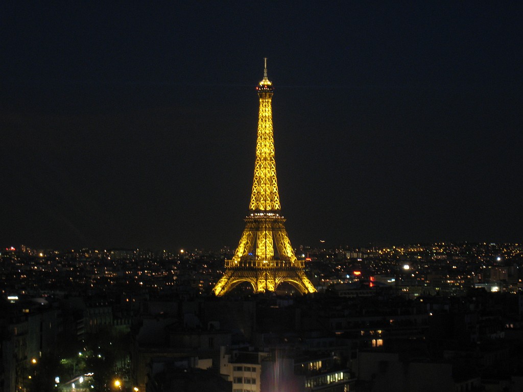 IMG_5799.JPG - Tour Eiffel ( http://en.wikipedia.org/wiki/Eiffel_Tower ) at night