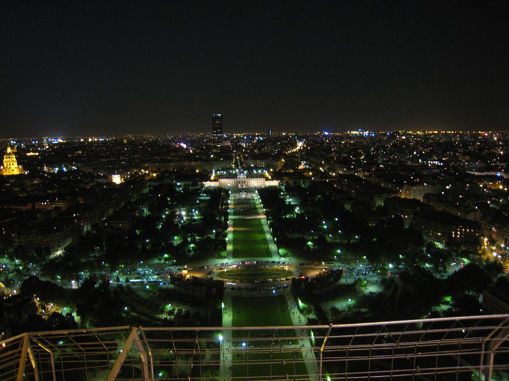 IMG_6416.JPG - View from "La tour Eiffel" at night, Champ de Mars