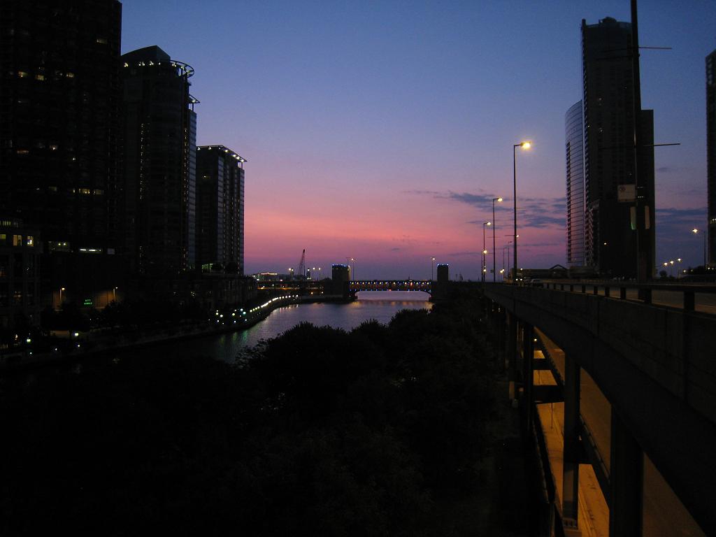 IMG_9165.JPG - Chicago River early morning