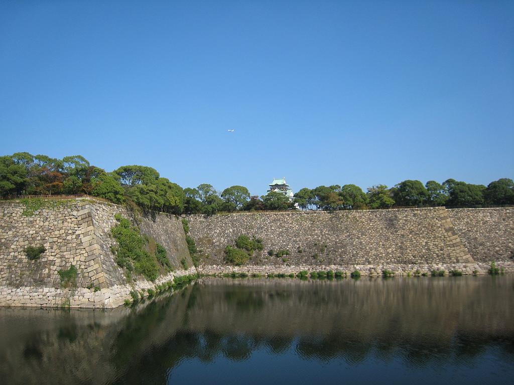 IMG_9718.JPG - Osaka Castle - Outer moat with main tower