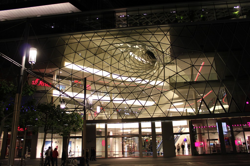 IMG_0392.JPG - "My Zeil" shopping center at night  http://www.myzeil.de/index.php?lang=en 