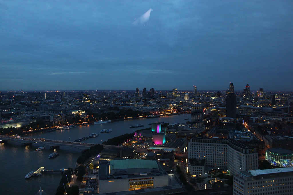 IMG_2393.JPG - London city at dusk  http://en.wikipedia.org/wiki/London 