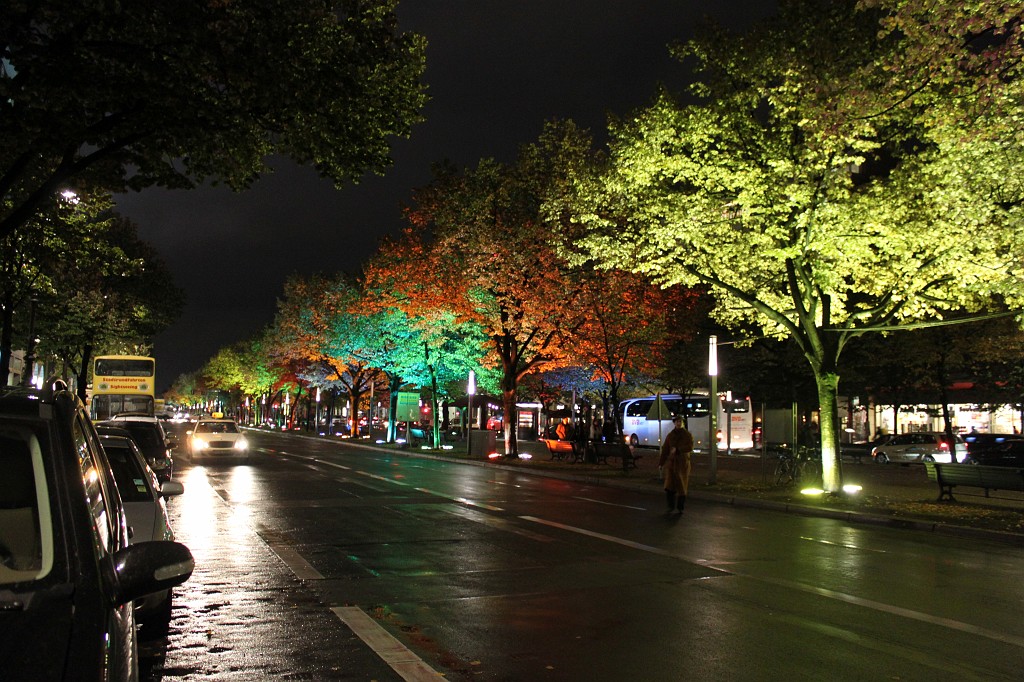 IMG_2952.JPG - Under the linden trees boulevard  http://en.wikipedia.org/wiki/Unter_den_Linden  at night in colour lights