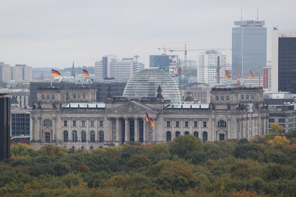 IMG_2965.JPG - Reichstag building  http://en.wikipedia.org/wiki/Reichstag_building  view from Victory Column  http://en.wikipedia.org/wiki/Siegess%C3%A4ule 